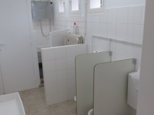 toilettes rénovées Maternelle